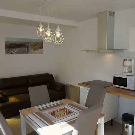 Maison De Standing Avec Jardin A 200m De La