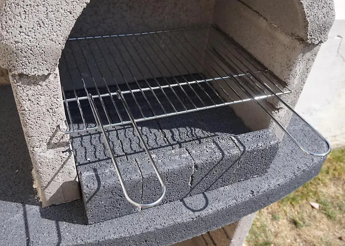 Hébergement de vacances Maison De Standing Avec Jardin à 200m De La